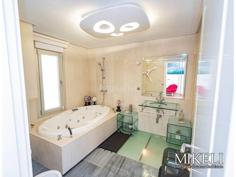 Foto 40c4ec41-55e5-4b02-879f-01174b3f2e19. Piso en calle manuel garcia lago 7 con vistas y jardín propio. en Santander