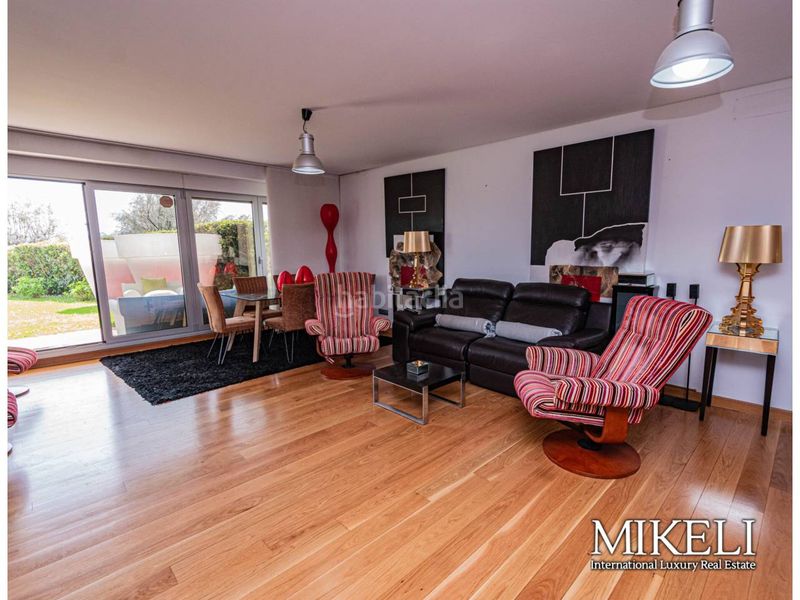 Foto 4b695530-12f2-48c0-a6d5-1001ef5b35b2. Piso en calle manuel garcia lago 7 con vistas y jardín propio. en Santander