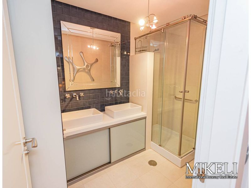 Foto d4fb93b8-9287-414c-844e-ff3c0254f554. Piso en calle manuel garcia lago 7 con vistas y jardín propio. en Santander