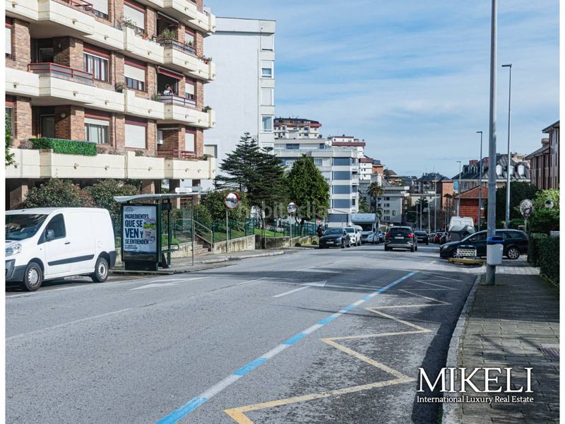 Foto 995f74fe-7003-46d0-9d8e-74b46263a3a7. Aparcament cotxe a La Pereda Santander