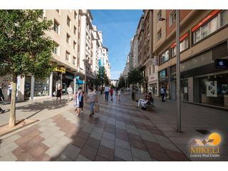 Local Comercial a Calle Juan de Herrera