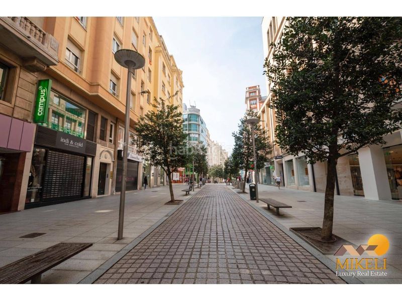 Foto 7aa7517c-5175-44f6-9934-afbb2b6c3fa7. Local comercial a Centro - Ayuntamiento Santander