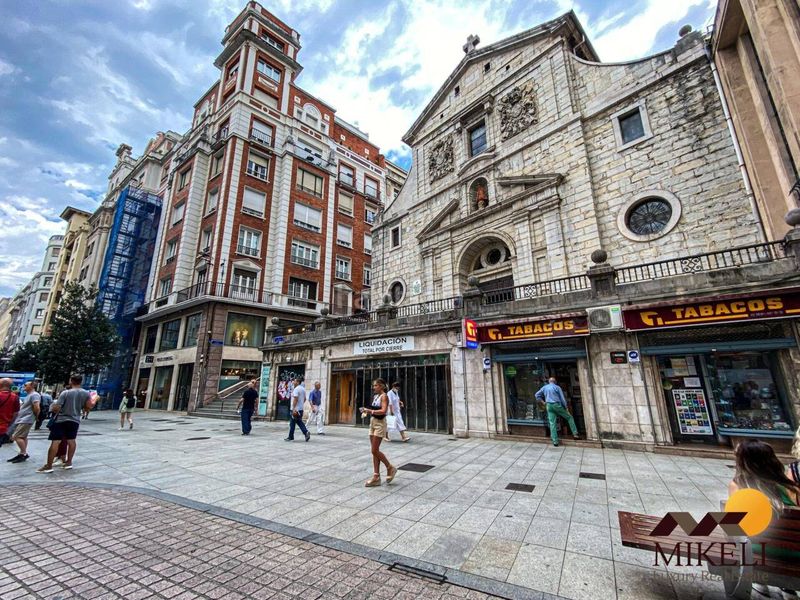 Foto 96124641-2683-4afc-8a54-a9ade8a0cced. Local comercial a Centro - Ayuntamiento Santander