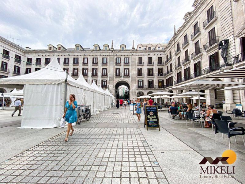 Foto fafed06a-0e01-48b1-bb29-ce0fb307eb8c. Local comercial a Centro - Ayuntamiento Santander
