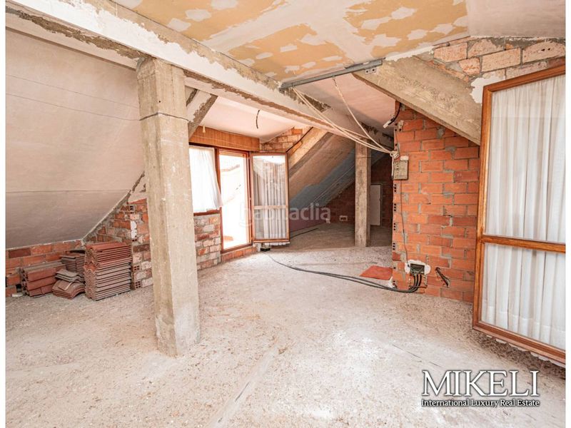 Foto a11c39ca-8e3f-41cb-9e7e-9037e7fd5783. Casa amb calefacció aparcament a Muriedas Camargo