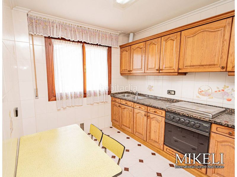 Foto dbd2842b-8fa4-4b4e-8bba-a801dd036fe3. Casa amb calefacció aparcament a Muriedas Camargo