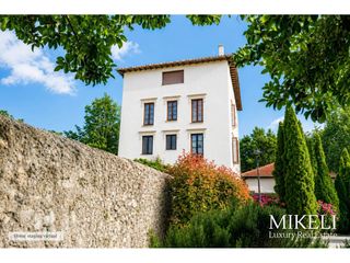 Etagenwohnung  Travesia de ocejo. Piso en el centro de comillas, con zona privada de terraza y jar