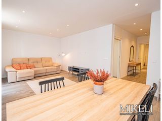 Miete Etagenwohnung  Calle hernán cortés. Piso en alquiler en centroayuntamiento