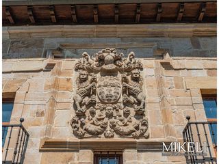 Masía en Villacarriedo. Casona con escudo en barcena de villacarriedo