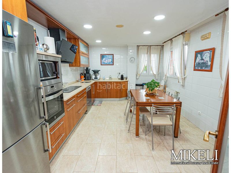 Foto 51cffb94-22a3-4e8a-800f-f90f208b81f2. Chalet exclusivo chalet independiente a un paso en Santander
