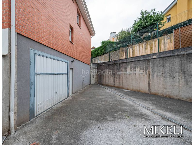 Foto 527b9ce1-3b1f-48ba-a8c0-1296bb4ec98b. Chalet exclusivo chalet independiente a un paso en Santander
