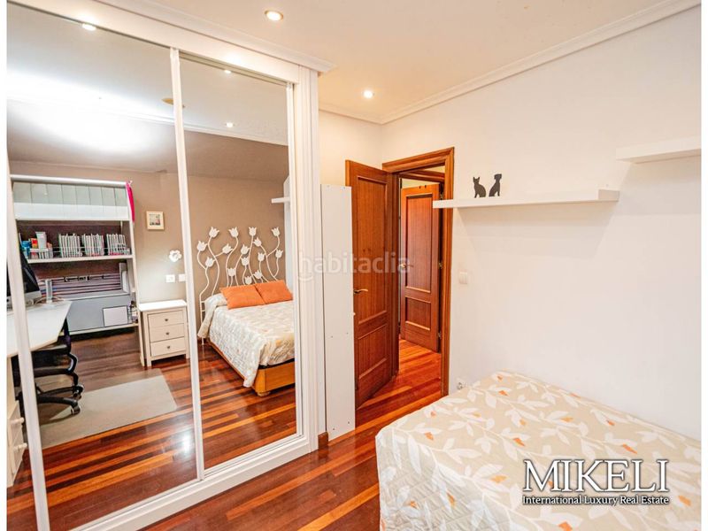 Foto 7ad8bbce-7918-4e56-a05c-5d5c6dea34cb. Chalet exclusivo chalet independiente a un paso en Santander