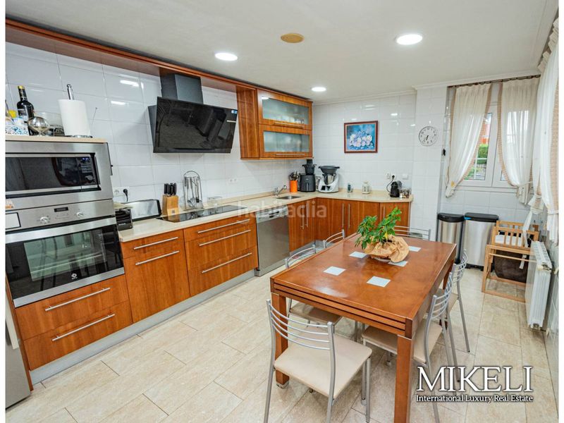 Foto 92fd754a-29a1-41e0-a6c7-841cf7bba266. Chalet exclusivo chalet independiente a un paso en Santander