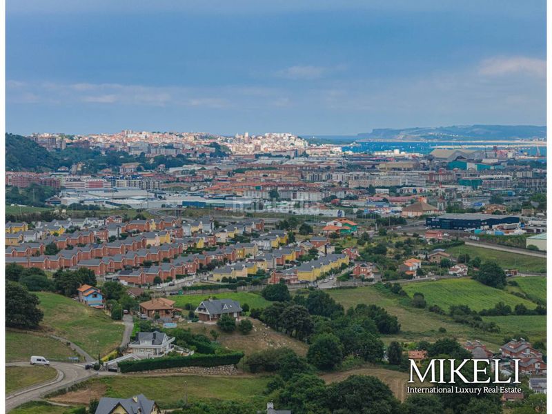Foto be73c4c4-0b60-43f5-b1c1-573b3c5268c9. Chalet exclusivo chalet independiente a un paso en Santander