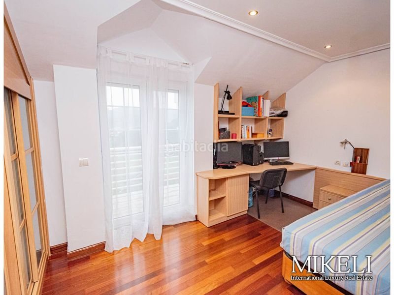 Foto be9dfeb5-7857-4442-becd-65ad27130772. Chalet exclusivo chalet independiente a un paso en Santander