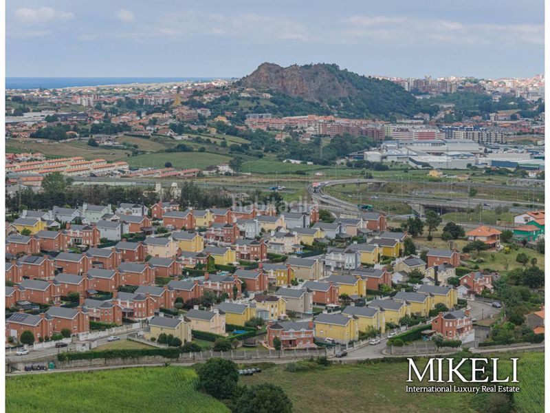 Foto e4ed8741-6845-4932-953c-ec20019af360. Chalet exclusivo chalet independiente a un paso en Santander