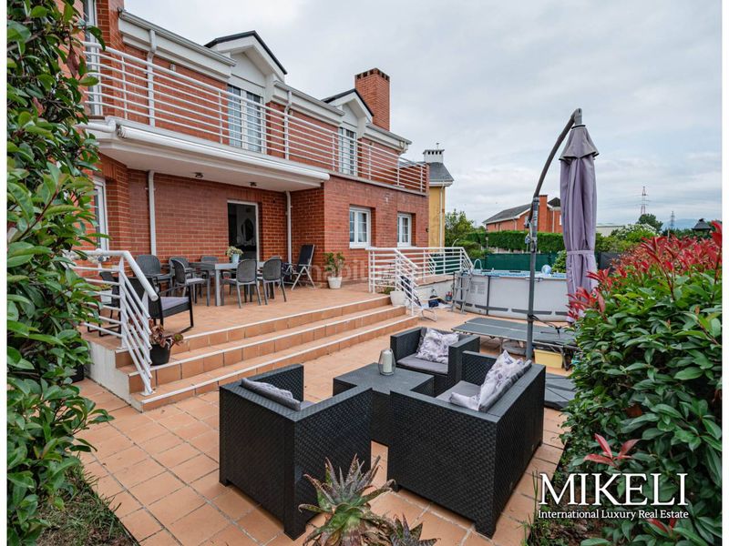 Foto f4981a07-ba1d-4340-92d8-74b486029507. Chalet exclusivo chalet independiente a un paso en Santander