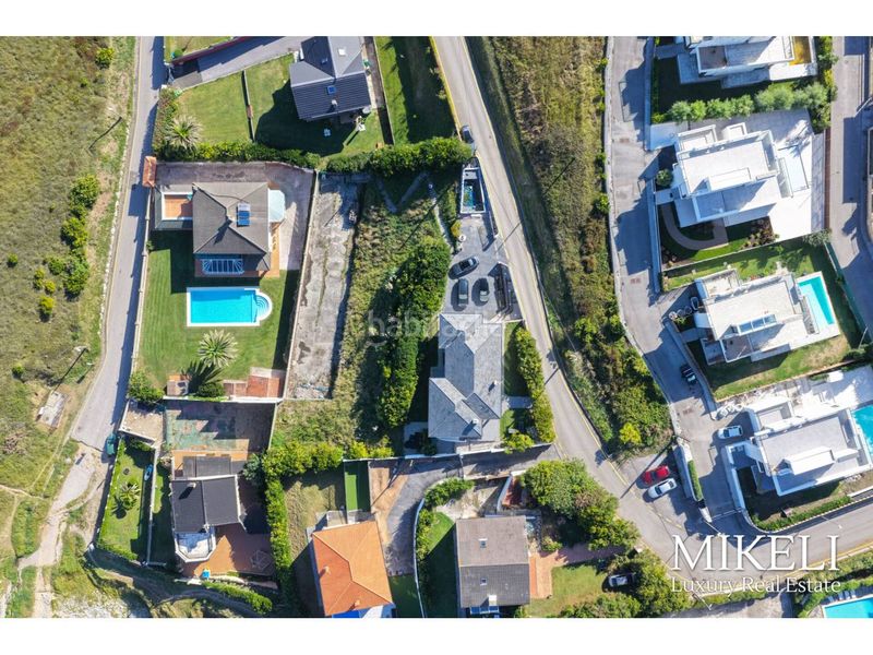 Foto 5a8337bd-e4d1-452c-a92a-5384216d281f. Xalet amb calefacció aparcament piscina a Liencres Piélagos
