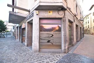 Local Comercial  J.m. ostolaza kalea. Bar en deba