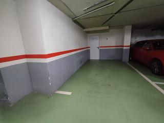 Parking voiture  Bidebarrieta kalea. Plaza de garaje abierta y trastero en el centro