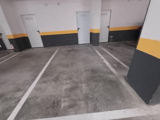 Autoparkplatz in Eibar. Plaza de garaje con trastero