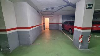 Aparcament cotxe  Bidebarrieta kalea. Plaza de garaje abierta y trastero en el centro