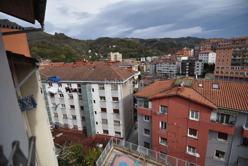 Foto b0f29faf-1917-4d10-a8ef-426ba122a7aa. Piso en exclusiva. para entrar a vivir. en Eibar