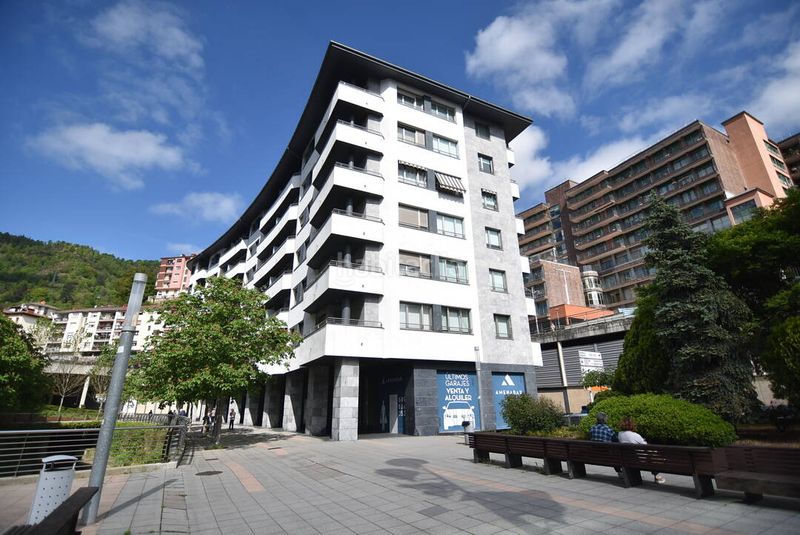 Foto ec4e328c-6d98-418e-84b3-b987fa98da3f. Pis amb calefacció a Eibar