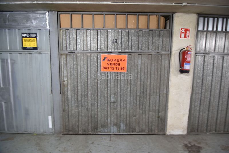 Foto c83dcdb7-e8ff-429b-9aba-28cb0b74a1bf. Aparcament cotxe a Eibar