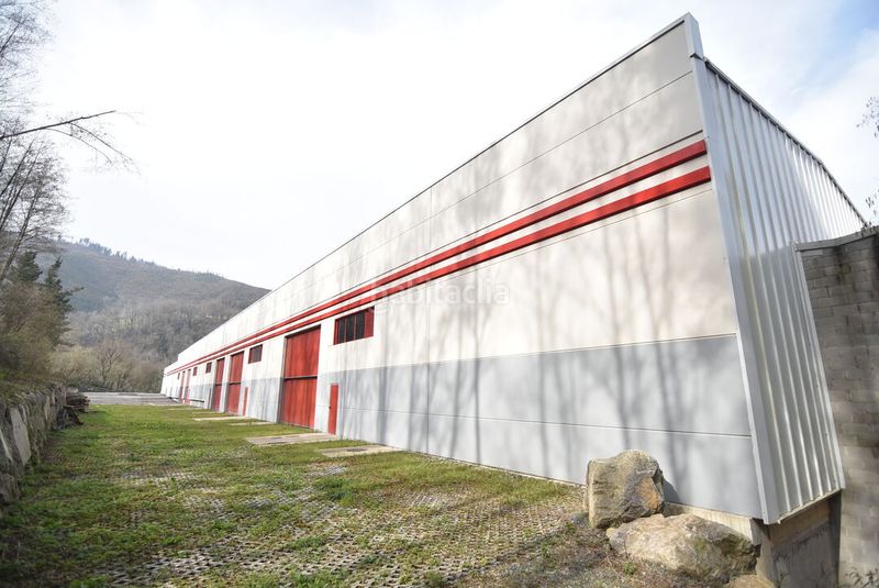 Foto a7f4a635-f8e3-4ae2-9a4f-c879d0cfbe90. Nave industrial en Mendaro