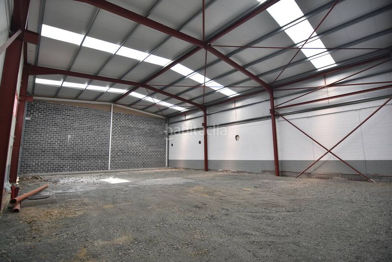 Foto c2356cd9-387a-416b-a95e-65a3b5401da0. Nave industrial en Mendaro