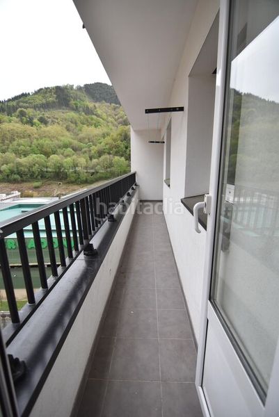 Foto 81a1ed45-0d05-4135-9a15-02c1d6d76952. Pis a Eibar