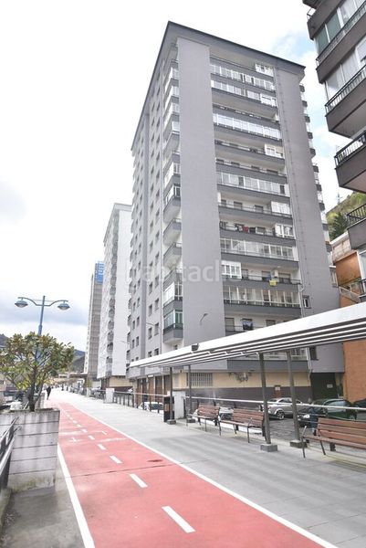 Foto c4221bd3-a7de-4349-89e7-caa3001d31a3. Pis a Eibar