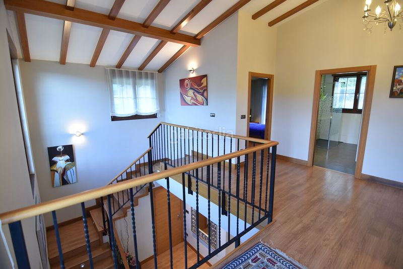 Foto 4a8d9898-0e77-4597-b047-94edcde39b6e. Casa amb calefacció aparcament a Ermua