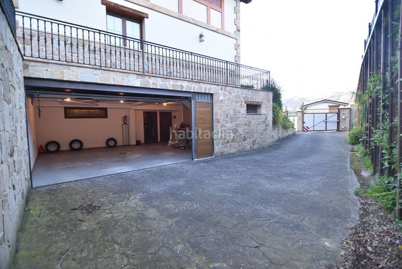 Foto 5024030d-034b-4c31-aa92-c5d338c82b96. Casa amb calefacció aparcament a Ermua