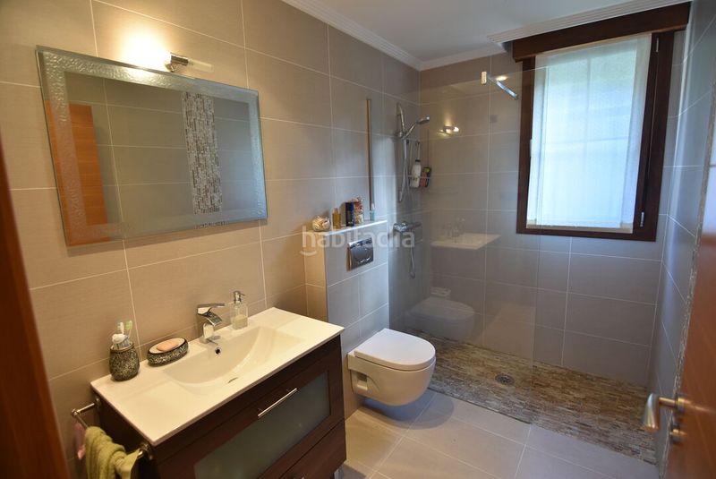 Foto 7d001d8a-411e-4840-9007-8bef98772707. Casa amb calefacció aparcament a Ermua