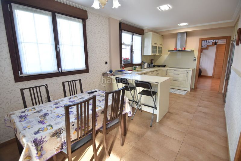 Foto 8bd92772-0b70-4437-aba3-a5e7063be1e7. Casa amb calefacció aparcament a Ermua
