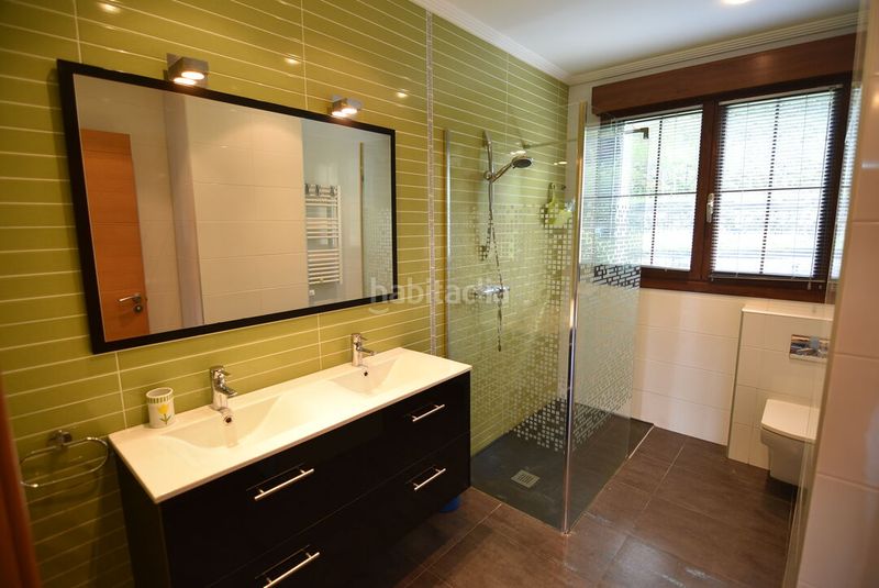 Foto a28c90c7-a536-4225-98c8-75c6e2df8eac. Casa amb calefacció aparcament a Ermua
