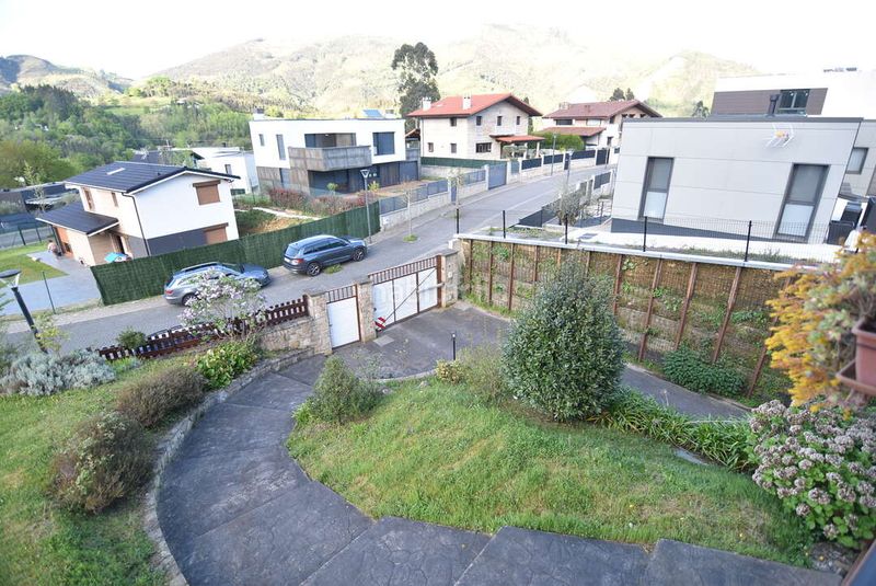 Foto aaf55f50-4bd0-43a0-9bb9-8dd9b3c1aa21. Casa amb calefacció aparcament a Ermua