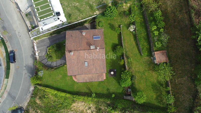 Foto bce3e65d-1844-49a8-a454-02e503cc88a6. Casa amb calefacció aparcament a Ermua