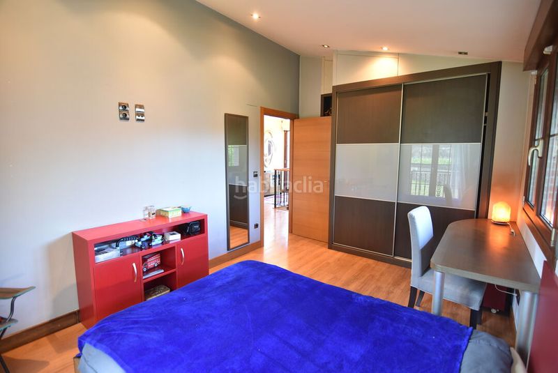 Foto e322400b-bd1b-4ab4-82d6-bd348f212583. Casa amb calefacció aparcament a Ermua