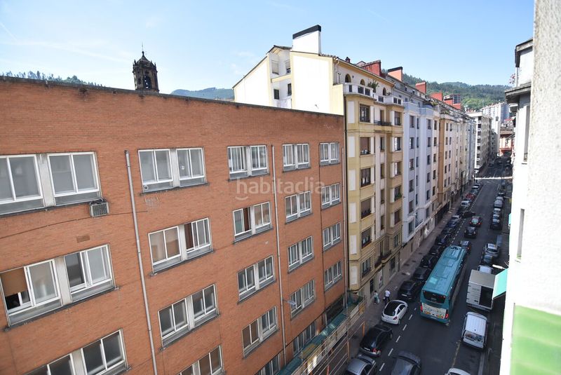Foto 607a5ec9-0312-4efe-9035-326561bdf581. Pis amb aparcament a Eibar