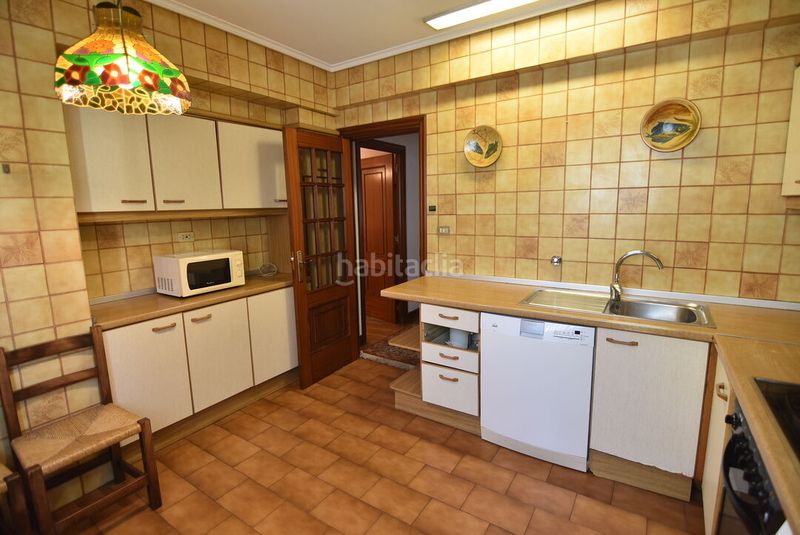 Foto f75938a7-c605-467a-bec1-850c2ca45fee. Pis amb aparcament a Eibar