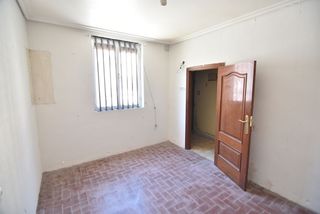 Pis  Loralde kalea. Vivienda de banco