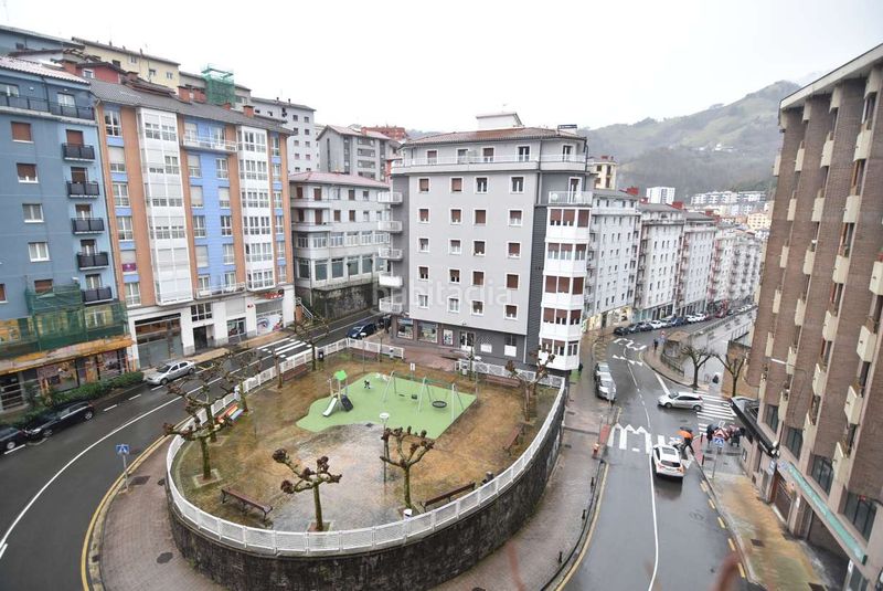 Foto 02de1a35-bf2a-45ba-8469-1905be382bd0. Flat with heating in Eibar