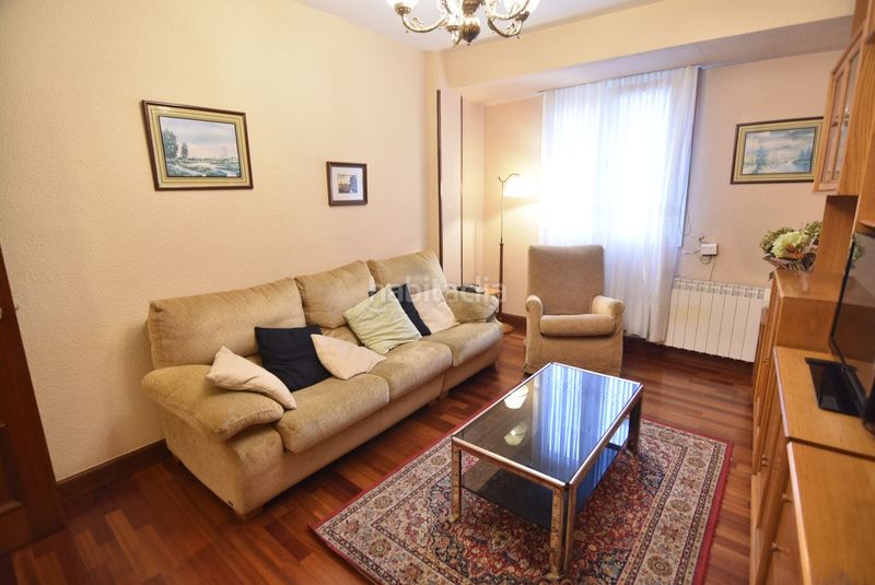 Foto 8e966f01-6a69-440e-ae9a-e53b58b75678. Flat with heating in Eibar