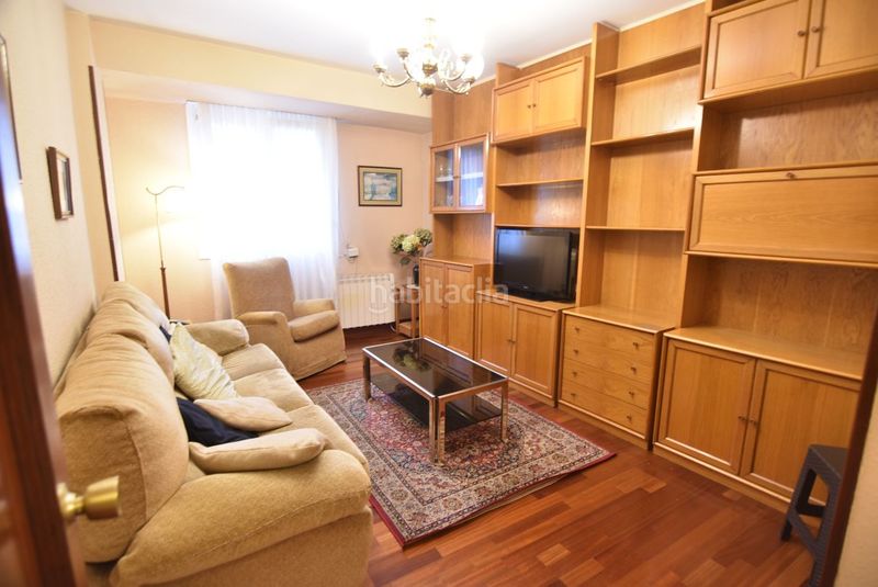 Foto 9131cf7a-46d9-404e-8501-84a5ddd1910d. Flat with heating in Eibar