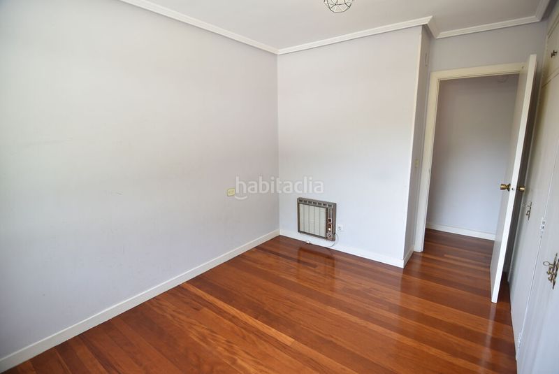Foto 401c532c-ea8b-4f81-bf1e-f725717421a9. Pis amb calefacció aparcament a Eibar