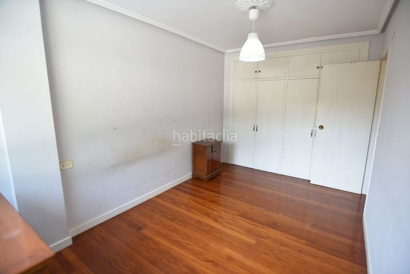 Foto 4a3611ad-8e58-40b4-bf27-b432b005917a. Flat with heating parking in Eibar