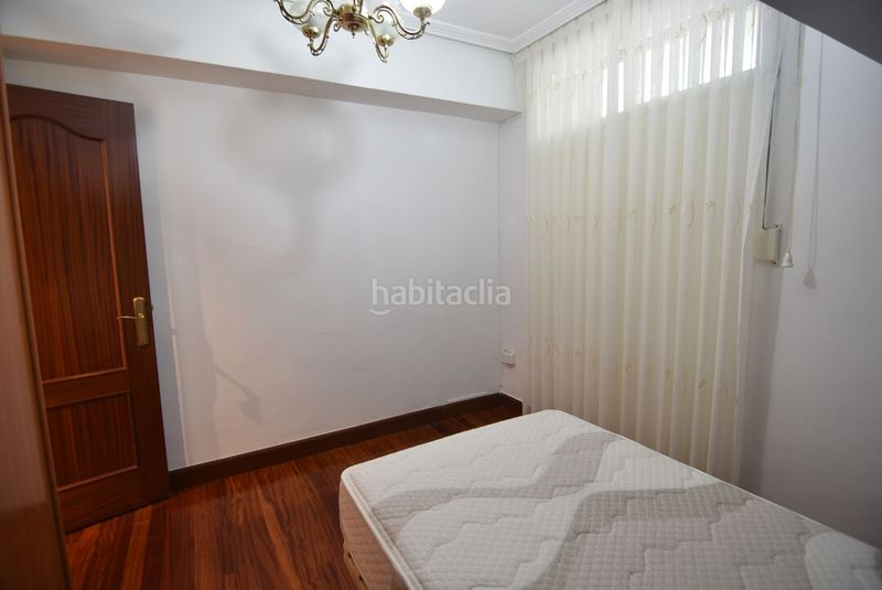Foto 4479d93d-9dc4-4bbc-ab88-945c45c33558. Pis a Eibar